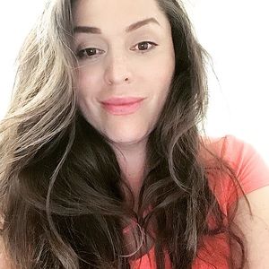 Meet your Posher, Iris